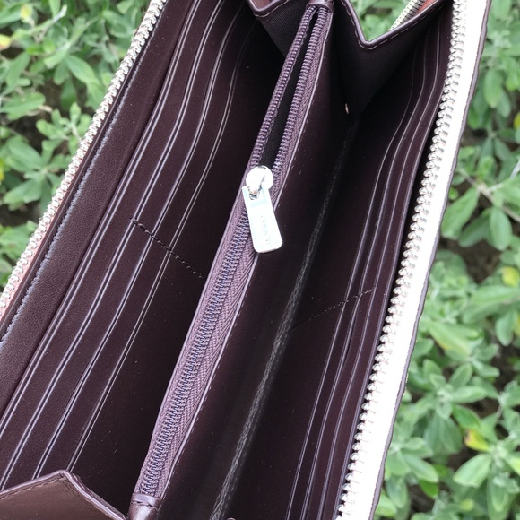 COACH  Accordian Zip Wallet  Pink Signature Leathe - Picture 3 of 5